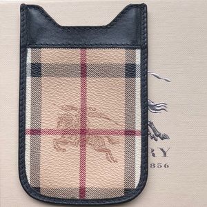 Burberry phone slide